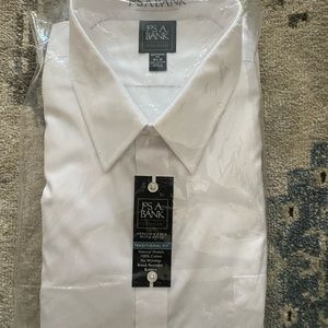 JOS A. BANK TRAVELER COLLAR SHIRT